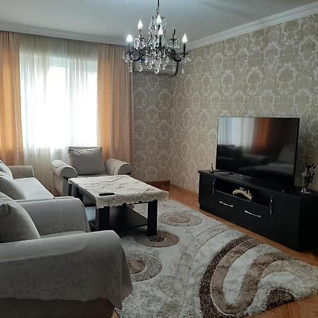 Apartment Жужуна Batoemi Buitenkant foto