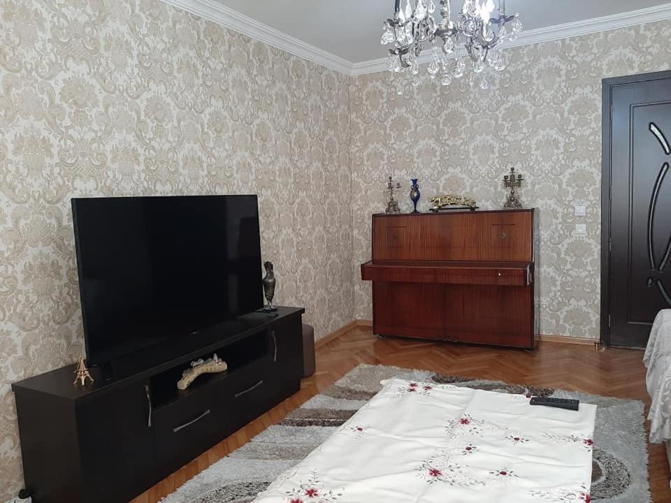 Apartment Жужуна Batoemi Buitenkant foto