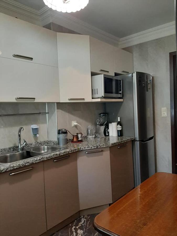 Apartment Жужуна Batoemi Buitenkant foto