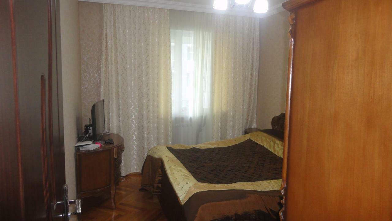 Apartment Жужуна Batoemi Buitenkant foto