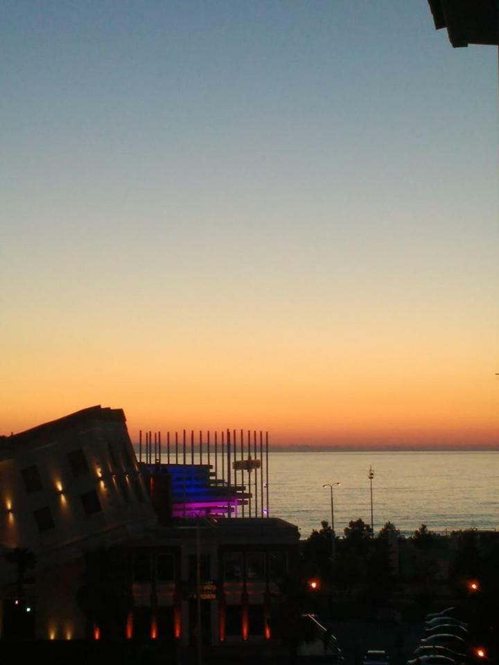 Apartment Жужуна Batoemi Buitenkant foto